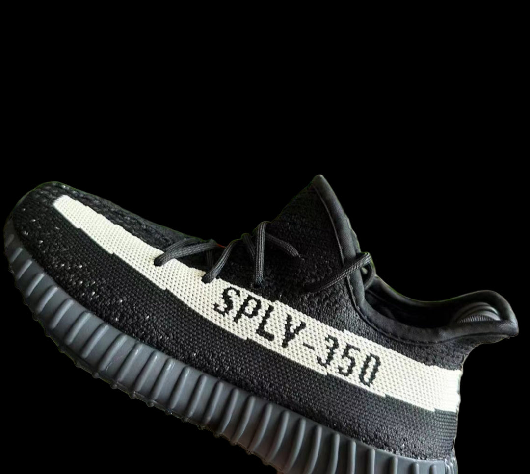 Yeezy 350 v2 core black white