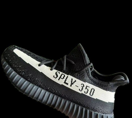 Yeezy 350 v2 core black white