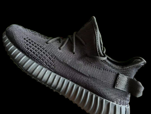 Yeezy 350 v2 onyx